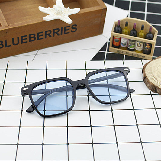 Damen moderne quadratische Sonnenbrille mit minimalistischer Rahmenstruktur Karnz