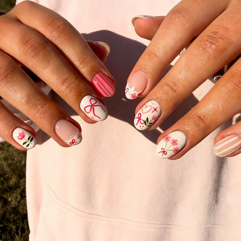 Halloween Kunstnagelset mit kreativen Motiven und glitzernden Details Karnz