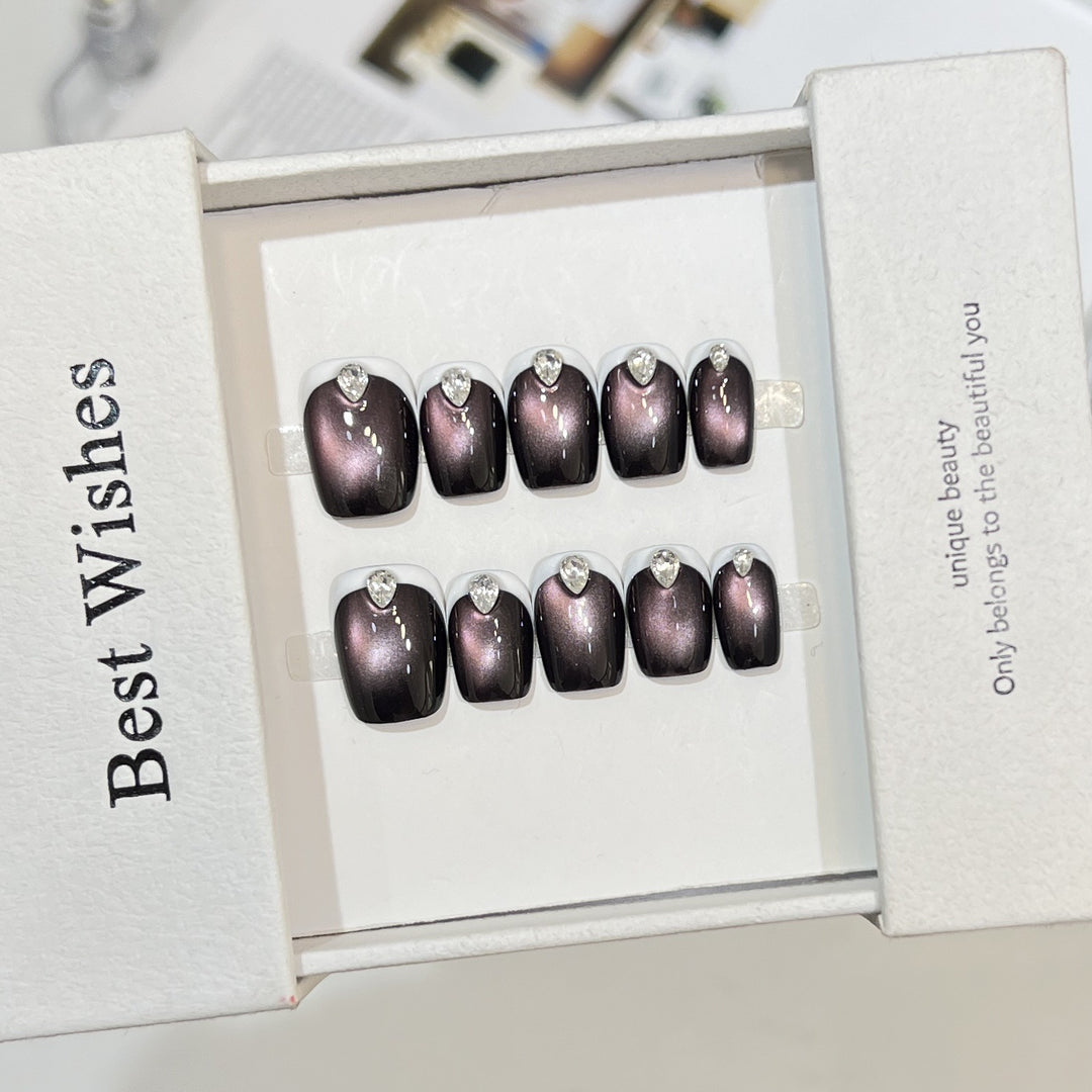 Elegante Gel Press-On Nagelset mit Strassdetails Karnz