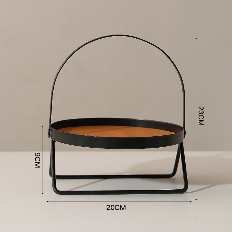 Eleganter Metalltisch Karnz