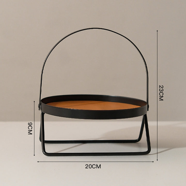 Eleganter Metalltisch Karnz