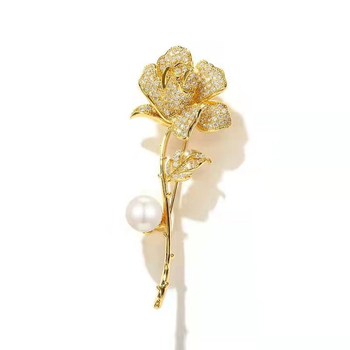 Elegante Brosche In Blumenform mit Strass und Perle Karnz