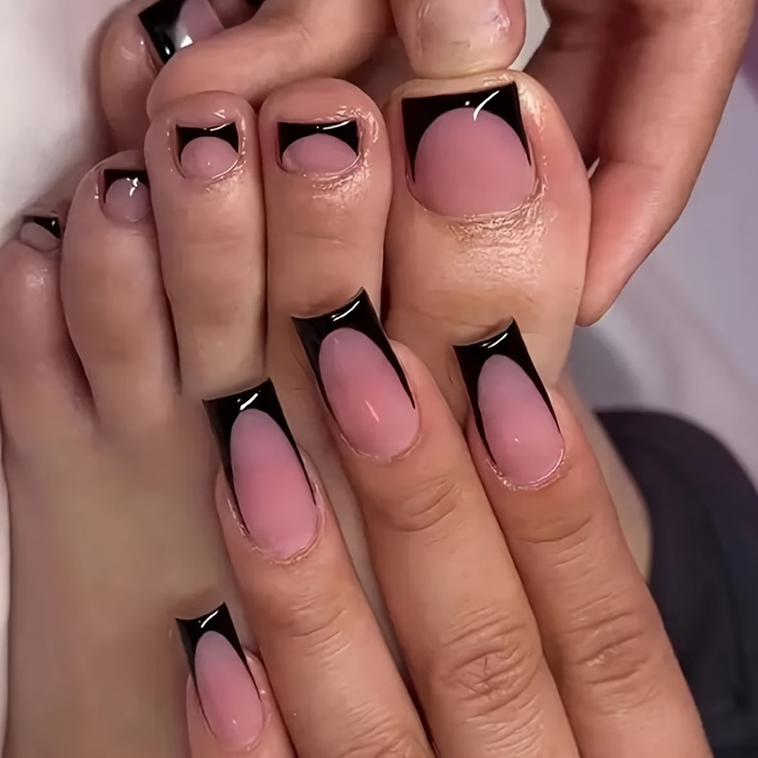 Stylisches Press-On Nagelkunst Set Karnz