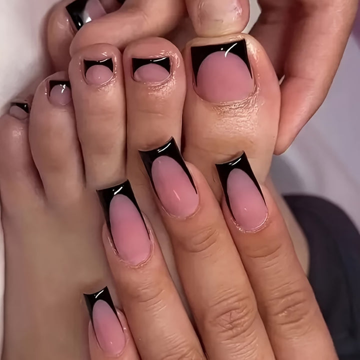 Stylisches Press-On Nagelkunst Set Karnz