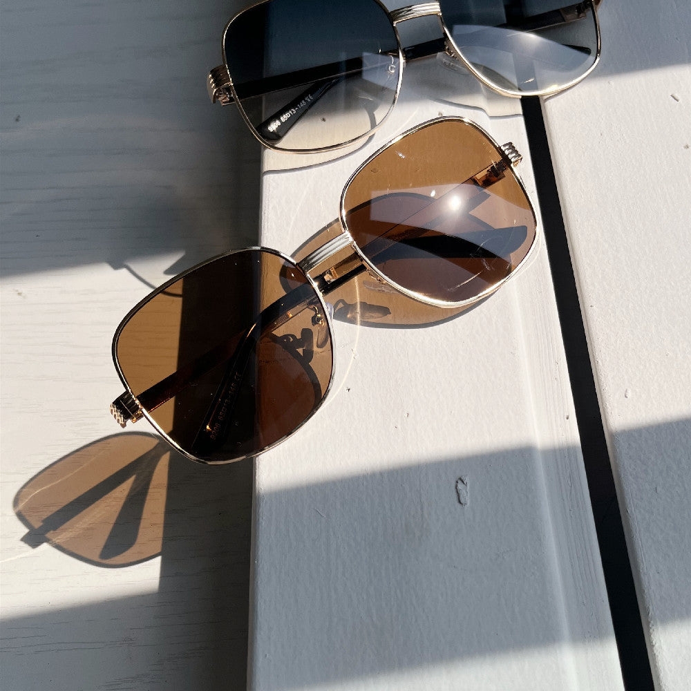 Damen modische kantige Sonnenbrille mit luxuriösem goldenen Rahmen Karnz
