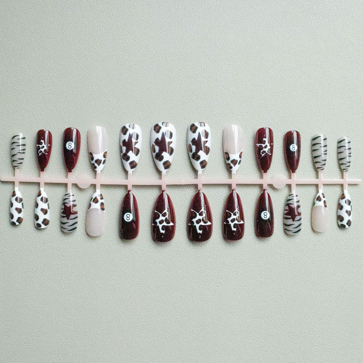 Künstlerisches Tierdruck Nageldesign-Set