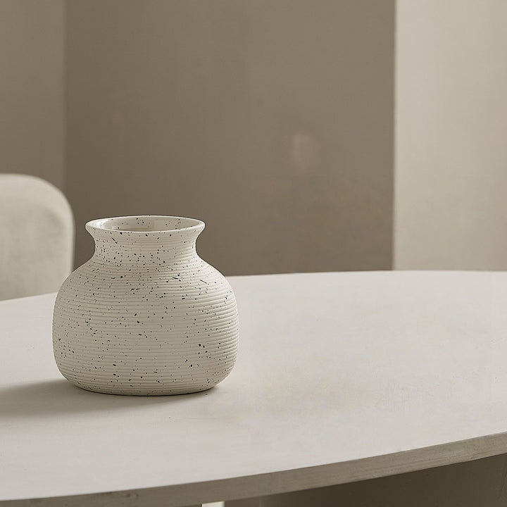 Elegante und Kunstvolle Keramikvase Karnz