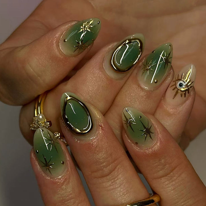 Dekorative Nagelkunst Karnz