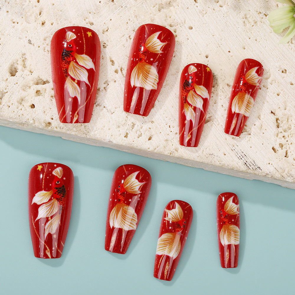 Kunst-Nageltips mit floralen Akzenten Karnz
