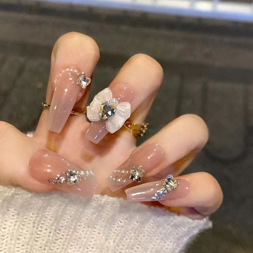 Glitzernde Kunstfingernägel mit Mond- und Sternmotiven Karnz
