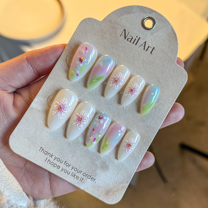 Floral-Accent Press-On Nail Kollektion Karnz