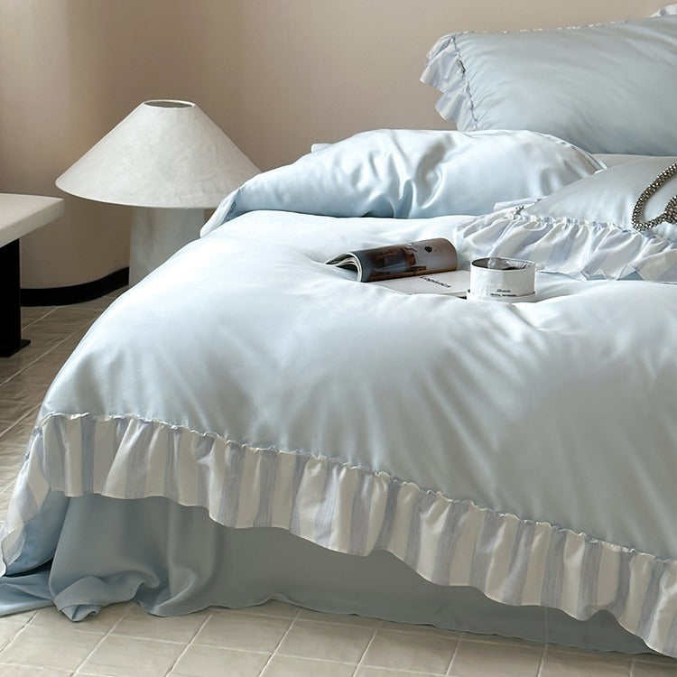Satin-Bettgarnitur mit seidigem Finish, Volant-Besatz und extra weichem Griff