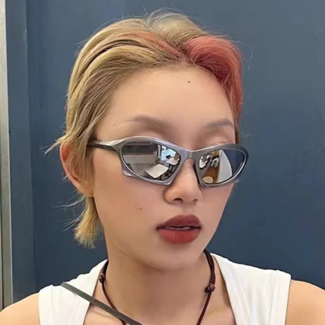 Damen moderne und stilvolle Sonnenbrille mit attraktivem Design Karnz