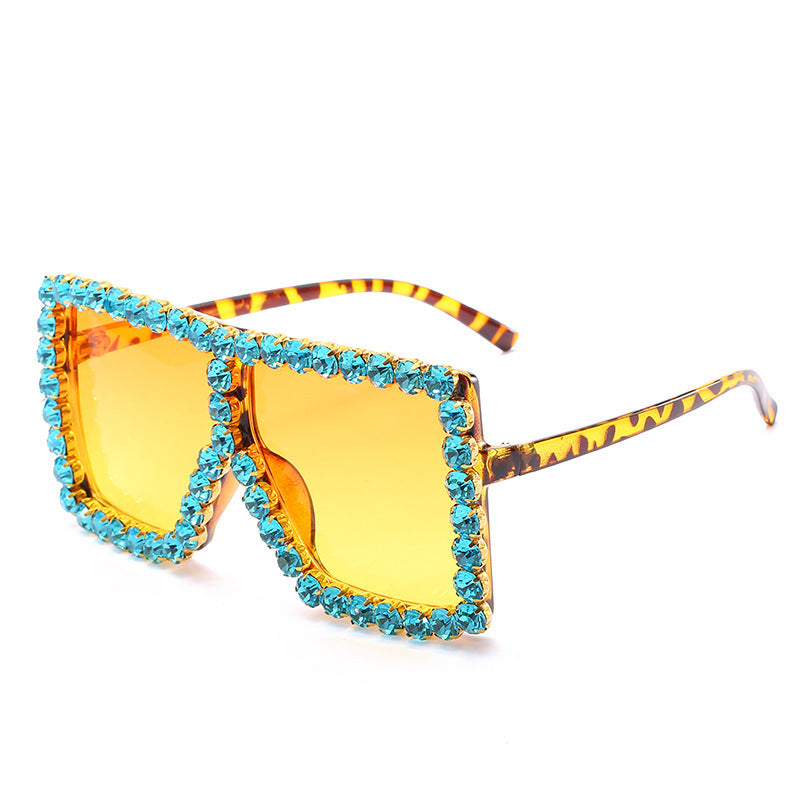 Damen modische Sonnenbrille mit Strassverzierung Karnz