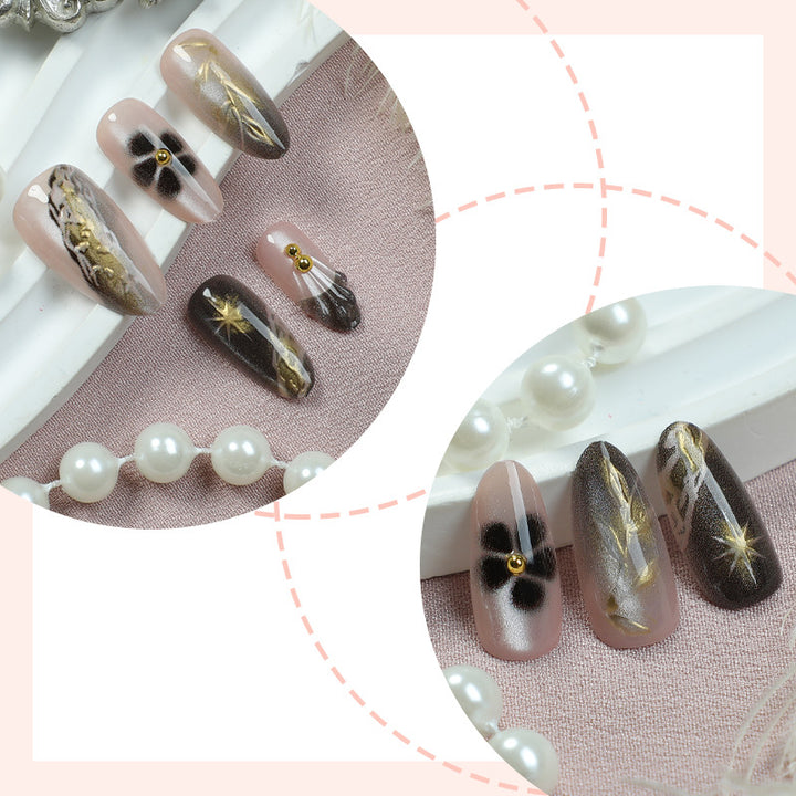 Kunstnagelset mit elegantem floralem Design Karnz