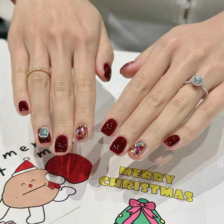 Elegantes Press-On Nail Art Set mit Edelstein-Akzenten Karnz