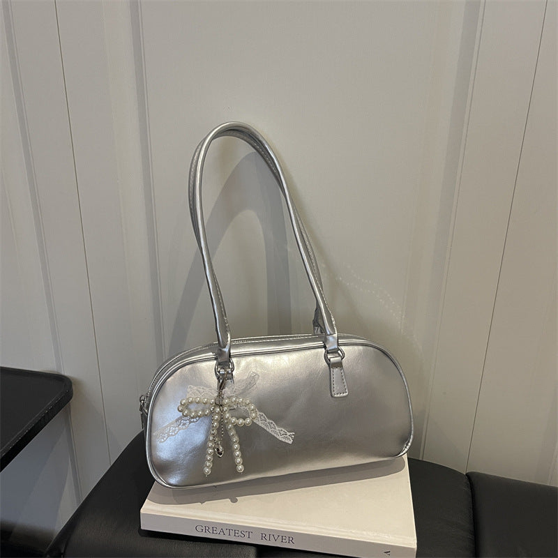 Leder Handtasche mit Patentoberfläche
