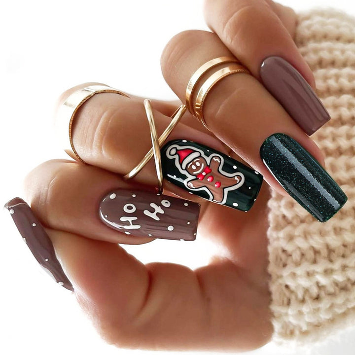 Kunstnagelset mit festlichem Winterthema Karnz