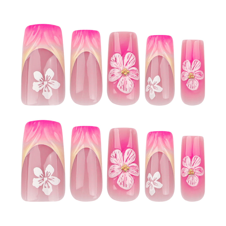 Kunstvolle Nagelverlängerungen mit floralen Designs Karnz