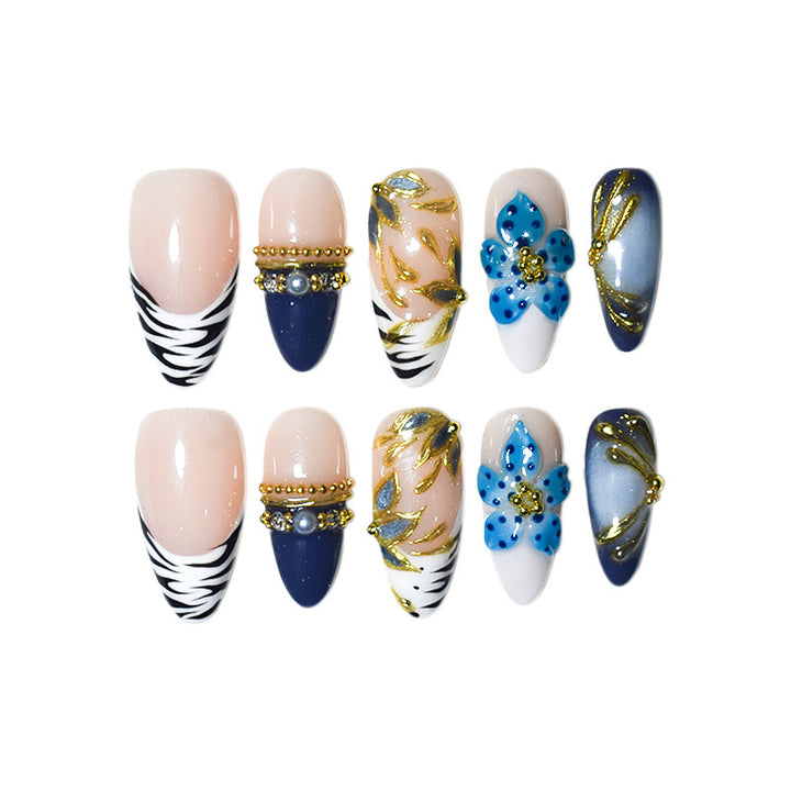 Elegante Künstlerische Press-On Nagelverlängerungen Karnz