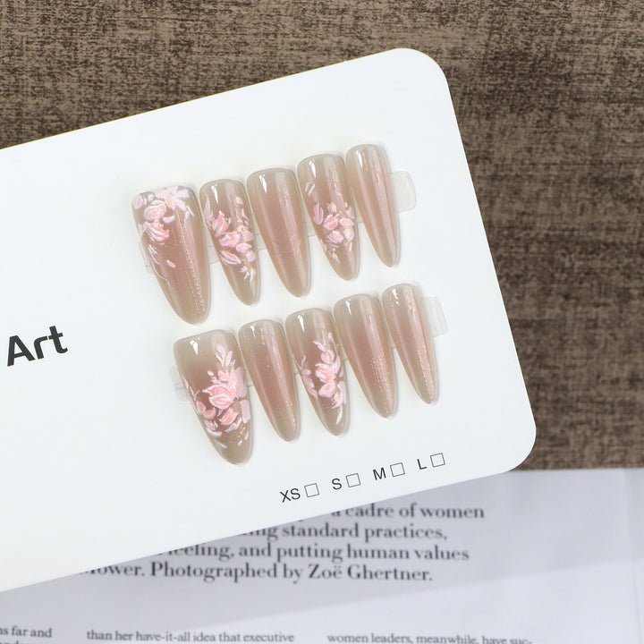 Elegantes Press-On-Nagelkunst-Set mit floralem Design Karnz