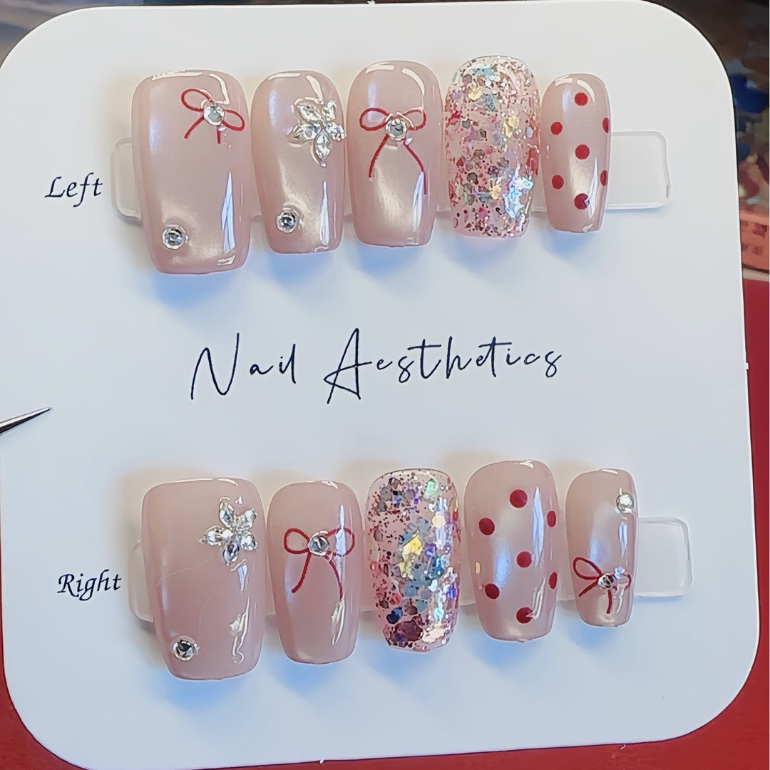 Dekorative Press-On Nagelkunst Karnz