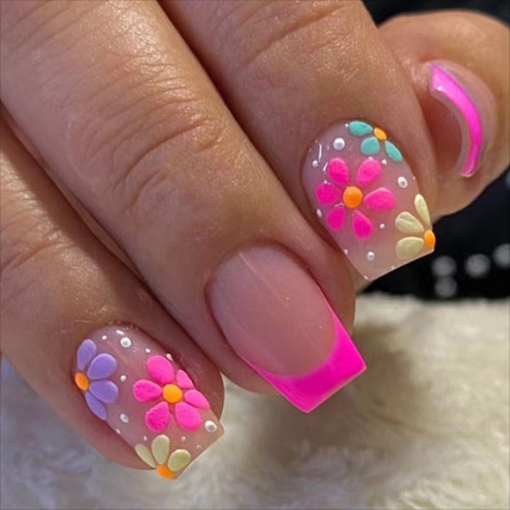 Lebendige florale Nagelkunstverlängerungen