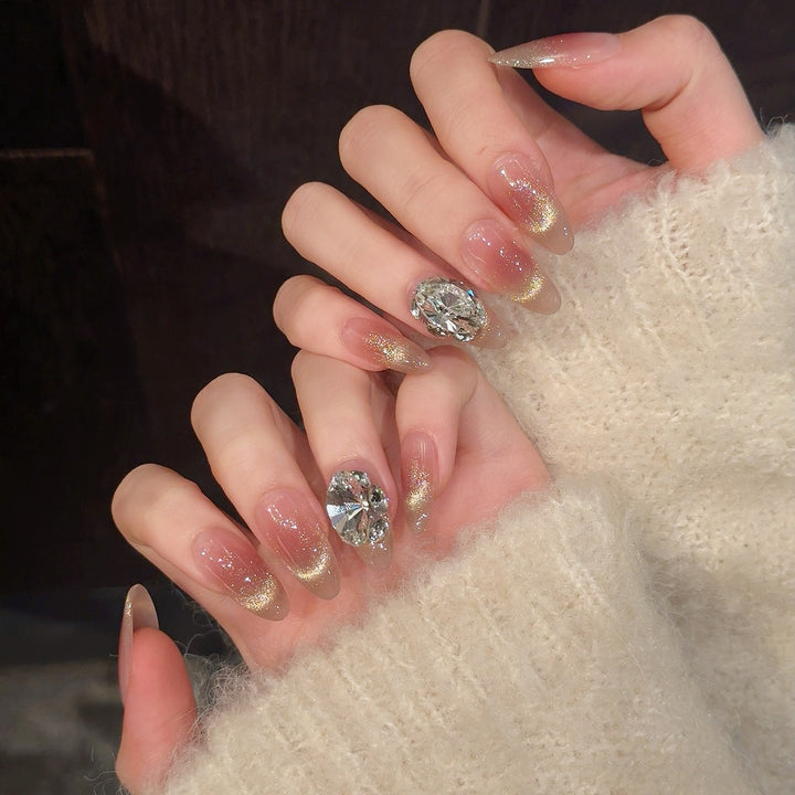 Glamourös Press-On Nagelkunst Set mit eleganten Glitzerakzenten