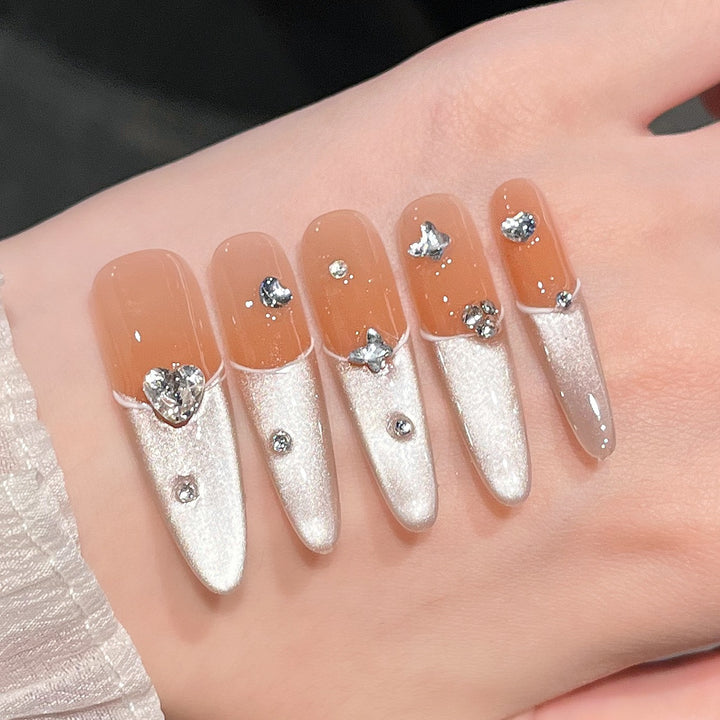 Elegante Press-On Nagelverlängerungen mit Juwelenakzenten Karnz
