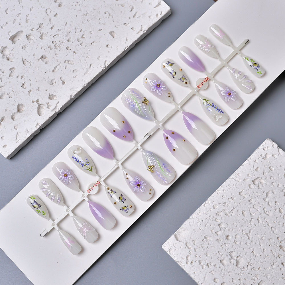 Elegante florale Kunstwerk Press-On Nägel Karnz