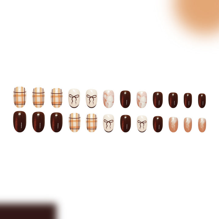 Chic Musterte Nagel-Set Karnz