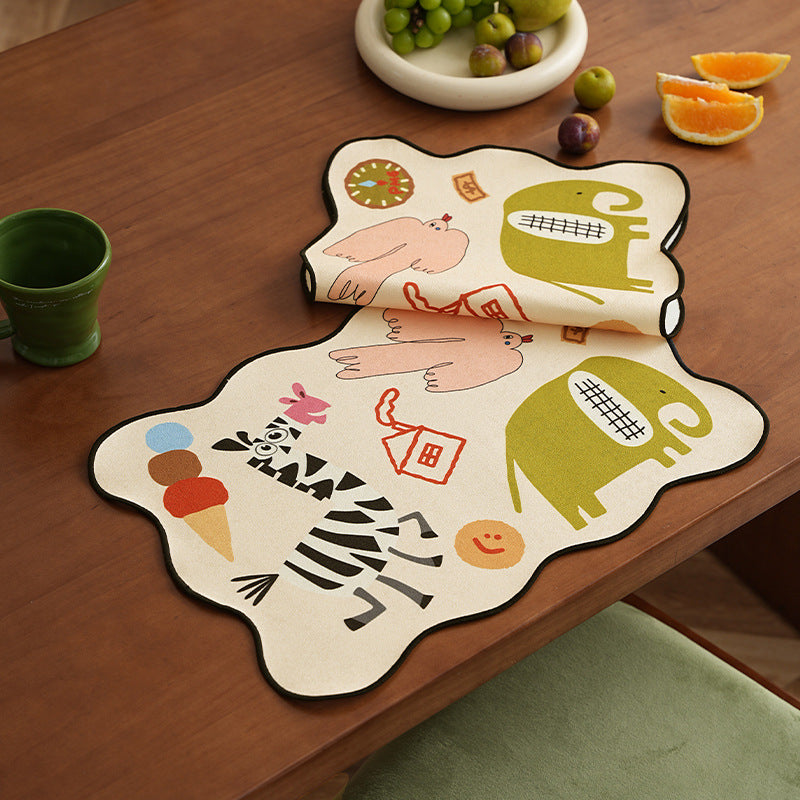 verspieltes Kinder-Tischset aus rutschfestem abwaschbarem Silikon mit Tiermotiven Karnz