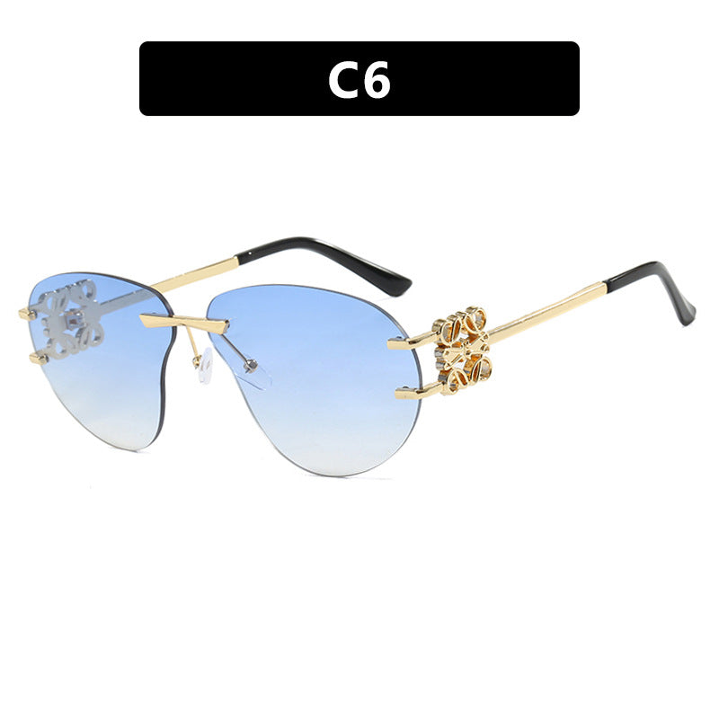 Damen modische Sonnenbrille im eleganten Aviator-Stil mit Kunststeindetails Karnz
