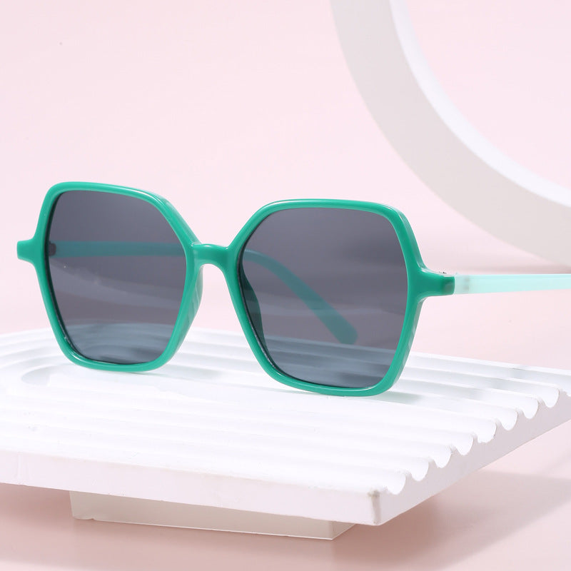Damen oversized Sonnenbrille im faszinierenden Design Karnz