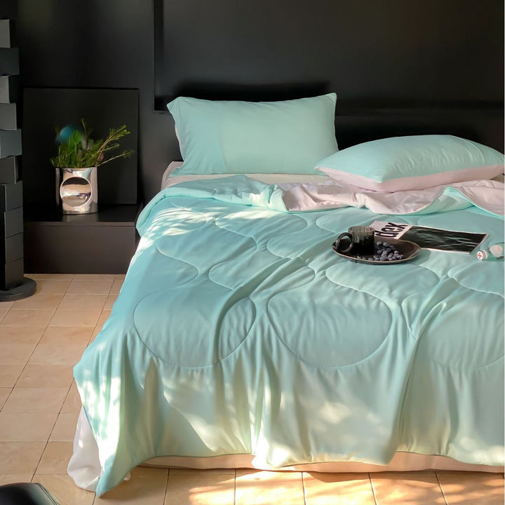 Leichte Steppdecke aus Mikrofaser-Satin, atmungsaktiv und hypoallergen
