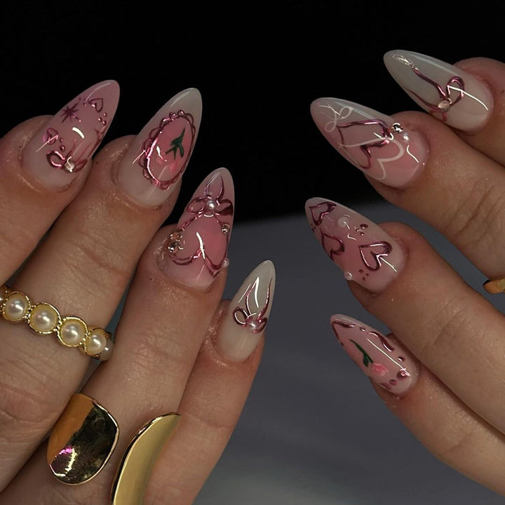 Dekorative Herz-Themen Press-On Nagelkunst Karnz