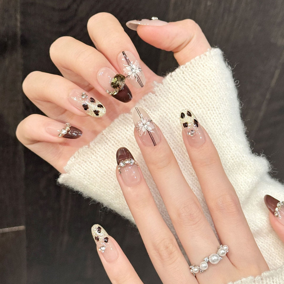 Künstlerisches Schmuck-beschmücktes Press-On Nagelset
