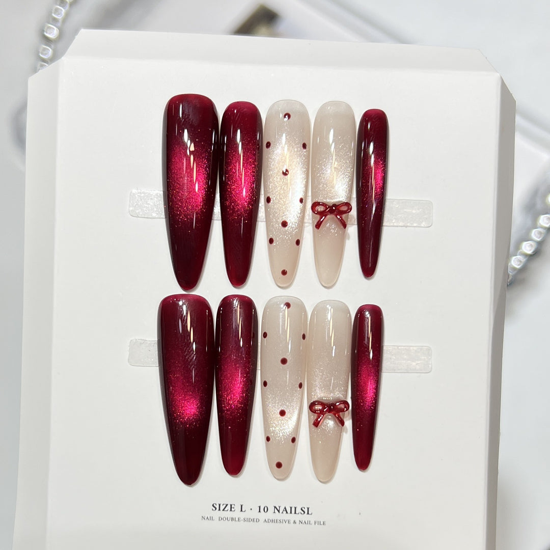 Premium Press-On Nail Art Set mit elegantem Herz- und Blattdesign Karnz