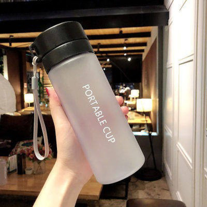 Damen stilvolle Glas-Trinkflasche Karnz