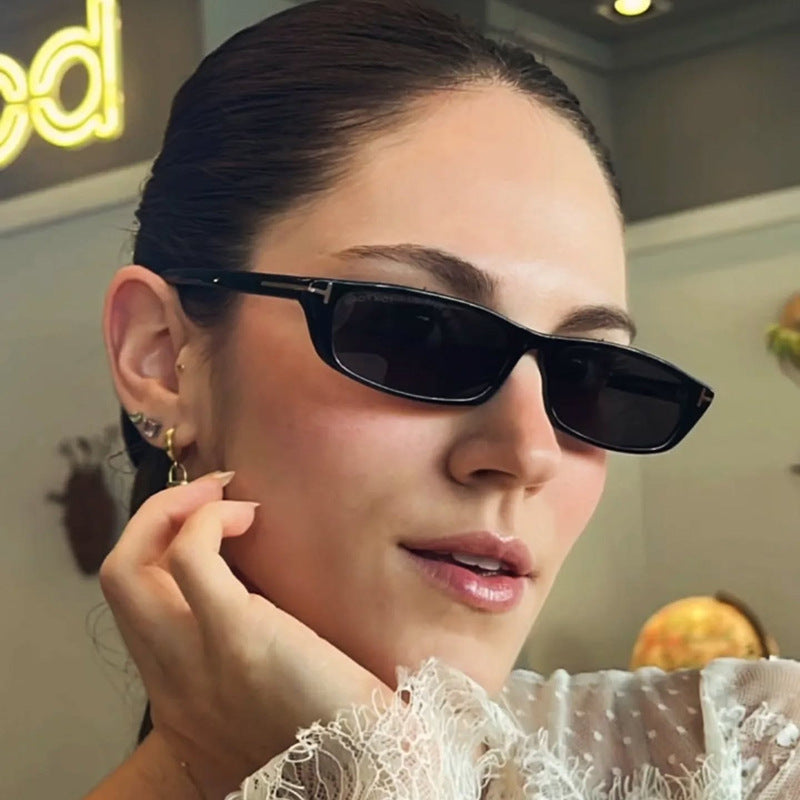 Damen modische Sonnenbrille mit schmalem Rahmen und braunen Gläsern Karnz