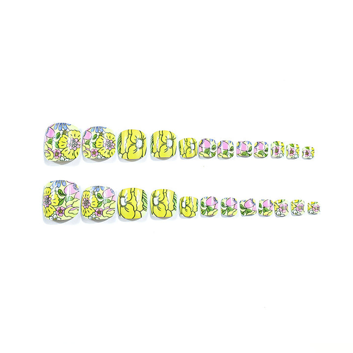 Dekorative florale Nagelkunst Karnz