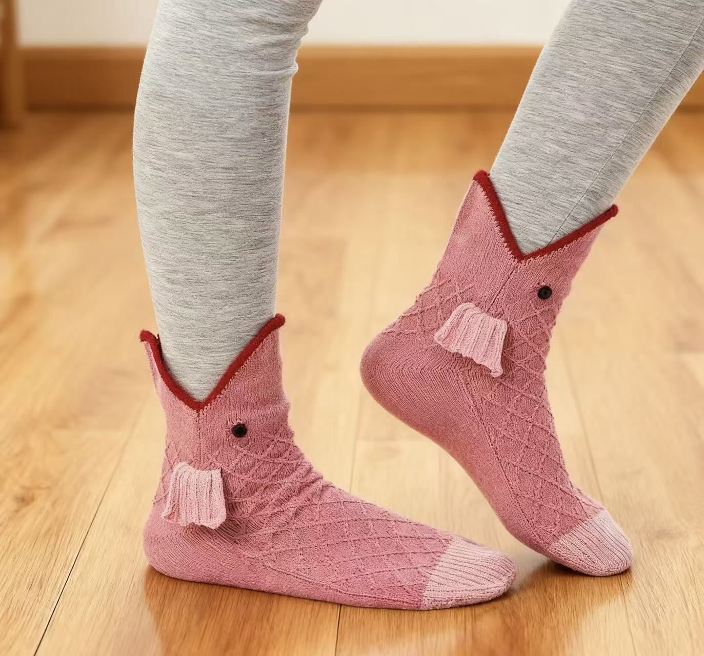 Damen Kuschelige Plüschsocken mit verspieltem Fischdesign Karnz
