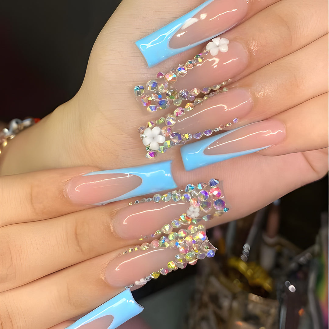 Dekoratives Stiletto Nagelset mit Strass-Akzent-Design Karnz