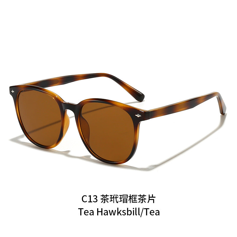 Damen modische Sonnenbrille im eleganten Formdesign Karnz