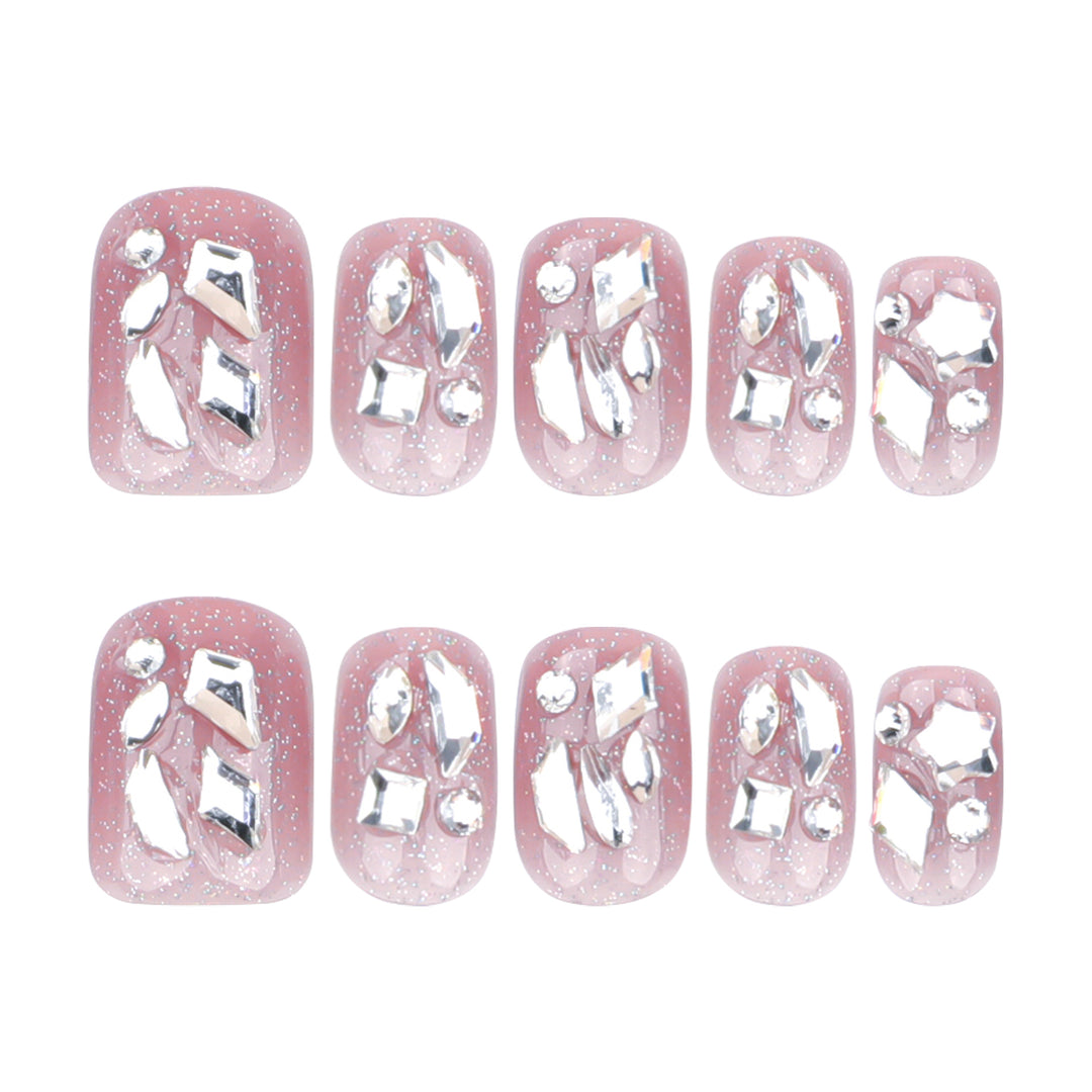 Künstliche Nagelkunst mit glamourösen Glitzerakzenten Karnz