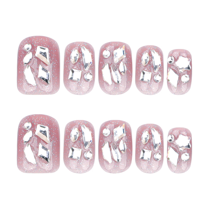 Künstliche Nagelkunst mit glamourösen Glitzerakzenten Karnz