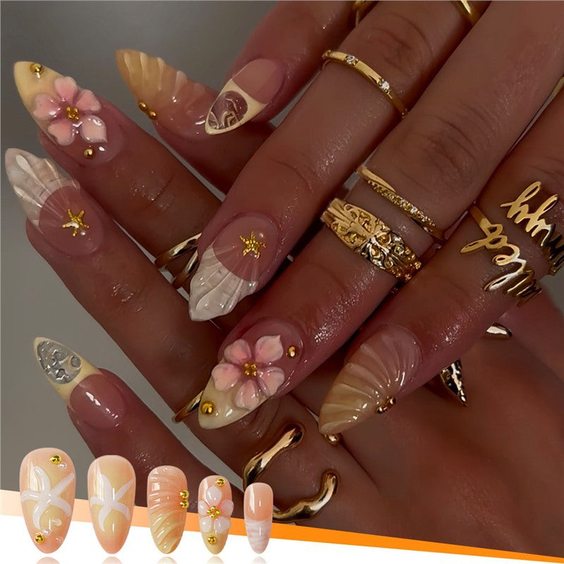 Elegantes Blumendesign-Nagelset Karnz