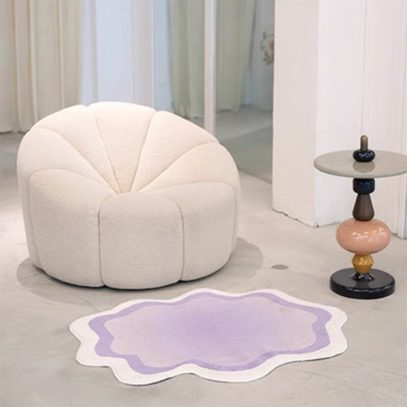 Weicher minimalistischer Blumenteppich