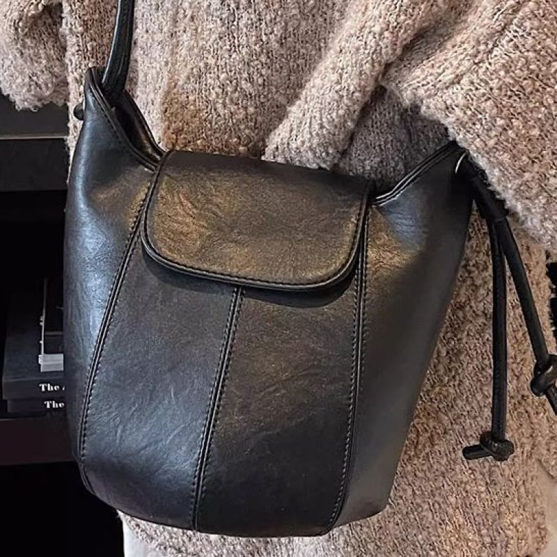 Vintage-inspirierte Leder Kordelzug Eimer Tasche Karnz