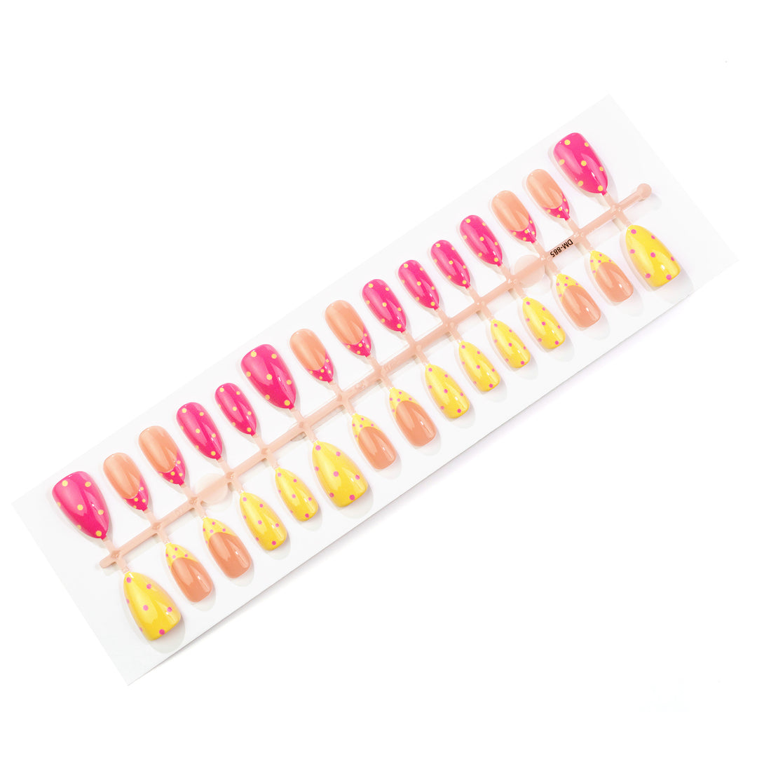 Dekorativer Press-On Nagelkunstset mit manuellen Designs